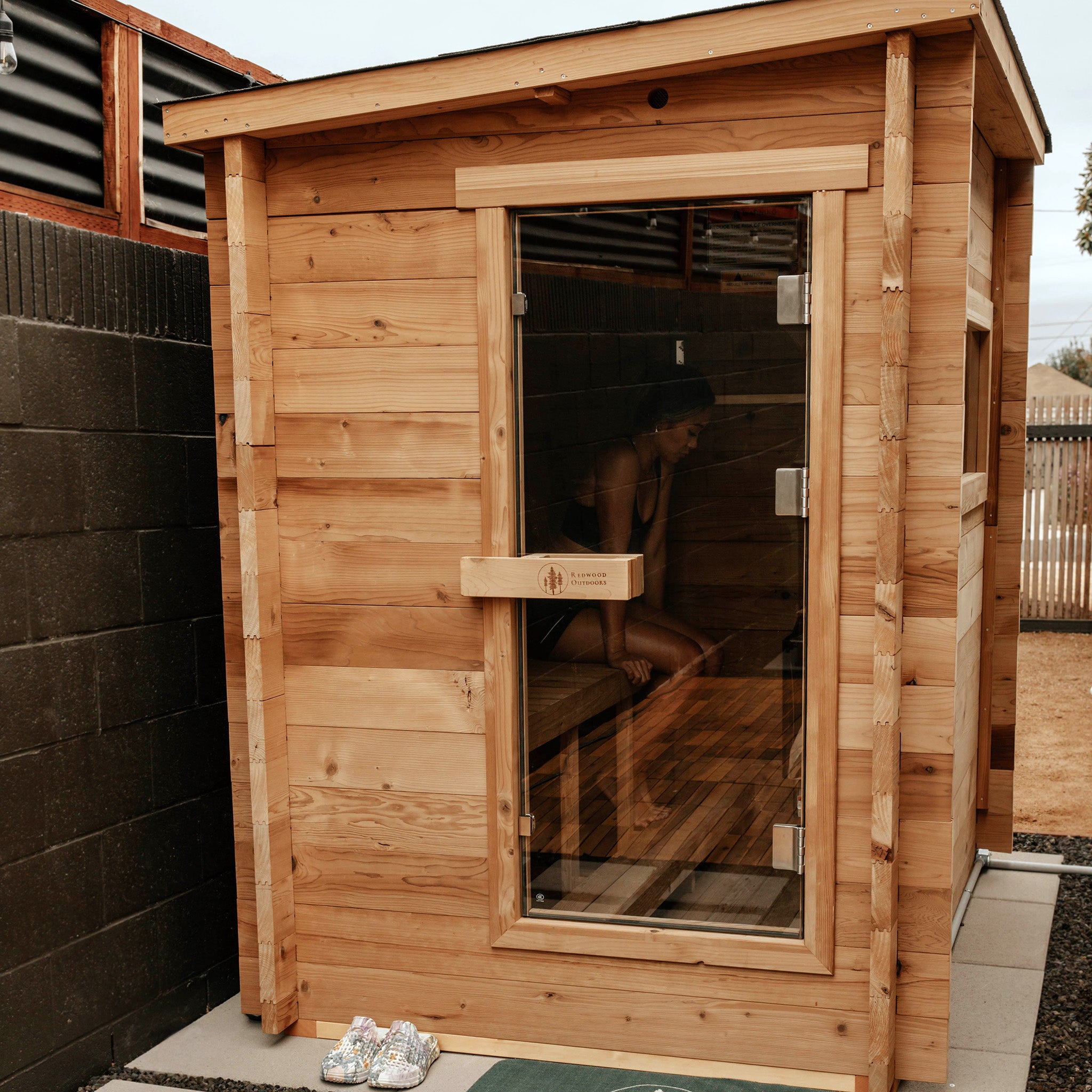Cove Outdoor Sauna x Alaskan All-In-One Cold Plunge image 4