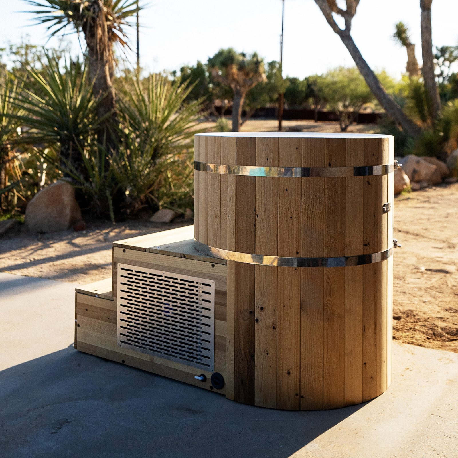 Cabin Outdoor Sauna x Alaskan All-In-One Cold Plunge