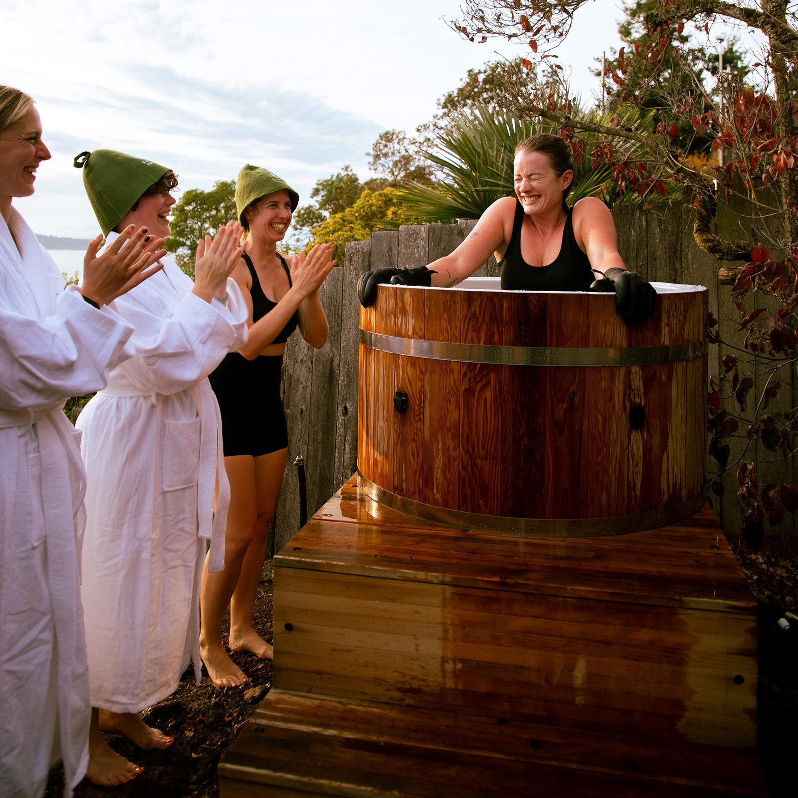 Cabin Outdoor Sauna x Alaskan All-In-One Cold Plunge
